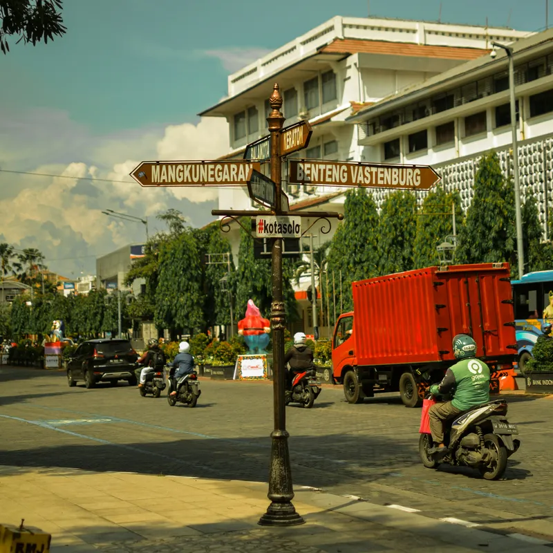 Indonesia City Scene (Photo by Fala Syam on Unsplash)