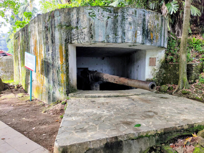 Meriam peninggalan Belanda