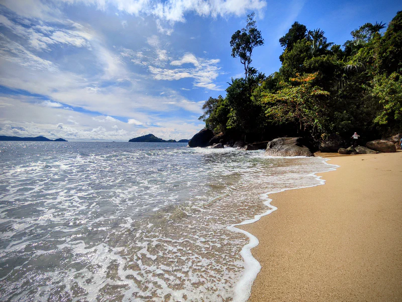 Pantai Batu Kuciang: Tamasya Kilat di Kawasan Mandeh