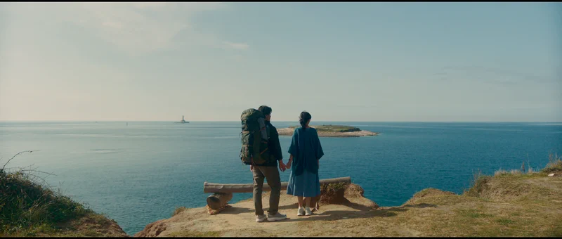 Sore dan Jonathan menghadap laut