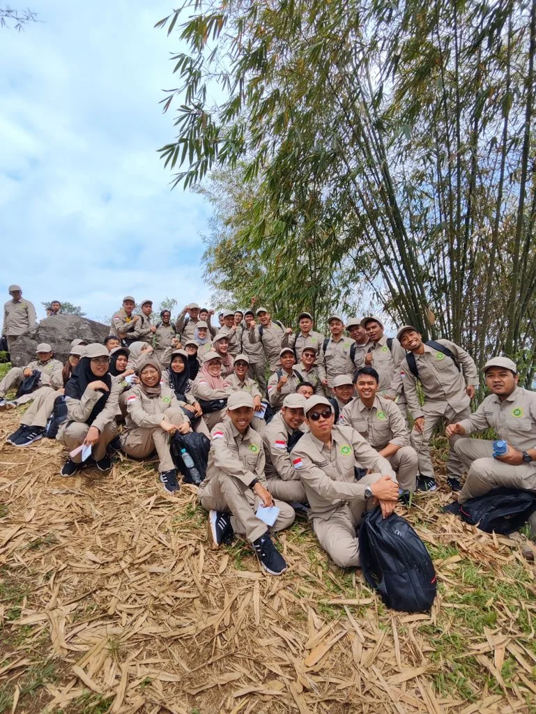 Saya dan tim dalam kegiatan diklat